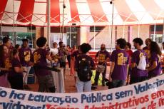 Cafezinho da Negociao e Passeata na UFMG